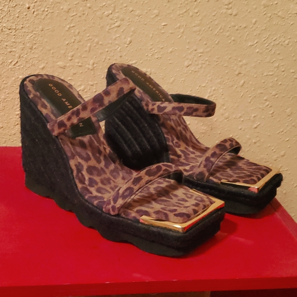 Good american wedge